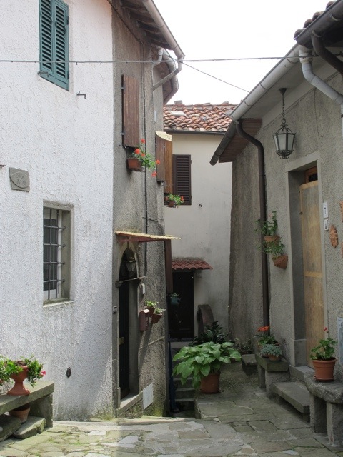 Vico Pancellorum 20120605-073327.jpg