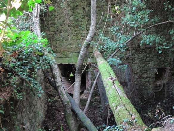 Bugnano abandoned village in Bagni di Lucca 20121020-101251.jpg