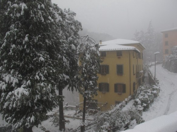 snow in Bagni di Lucca 20130211-062707.jpg