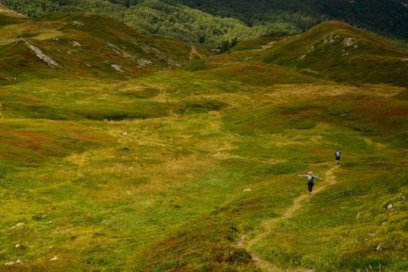 Happily on a downhill bit towards the lake