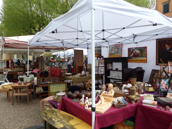 Lucca antique market