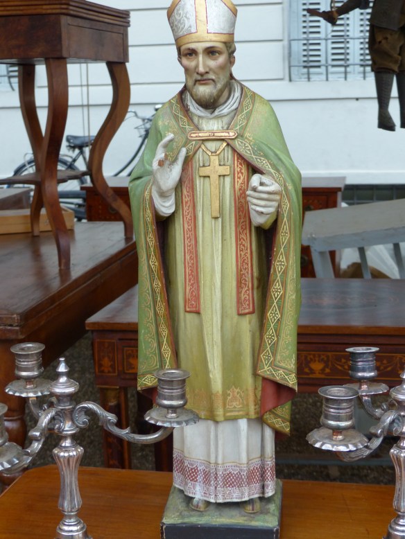 Lucca antique market